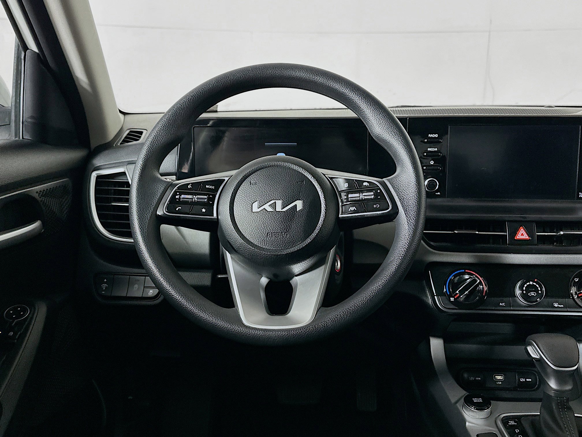 Used 2026 Kia Seltos LX FWD image 17