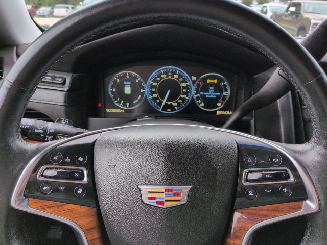 Used 2015 Cadillac Escalade Luxury AWD/4WD image 32