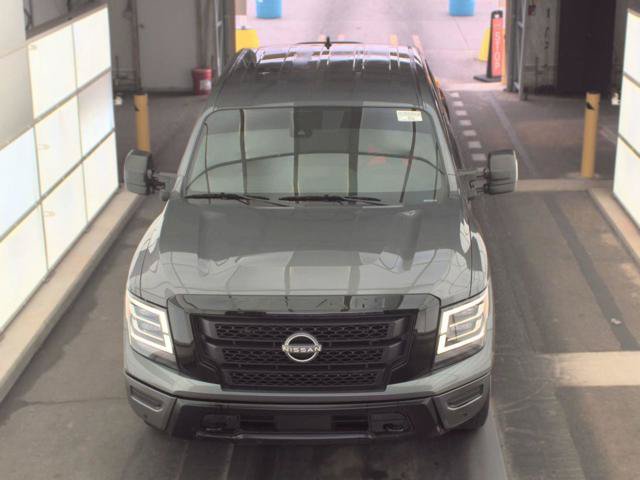 Used 2024 Nissan Titan SV RWD image 3