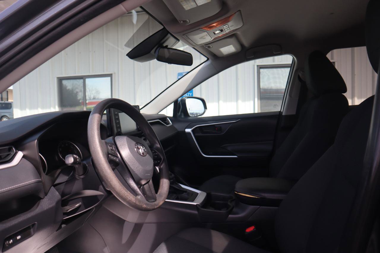 Used 2019 Toyota RAV4 LE w/ All Weather Liner Package AWD/4WD image 55