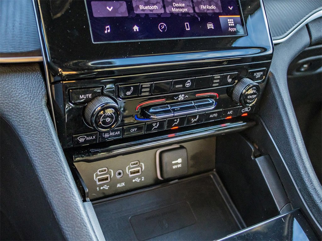 Used 2024 Jeep Grand Cherokee L Laredo image 27