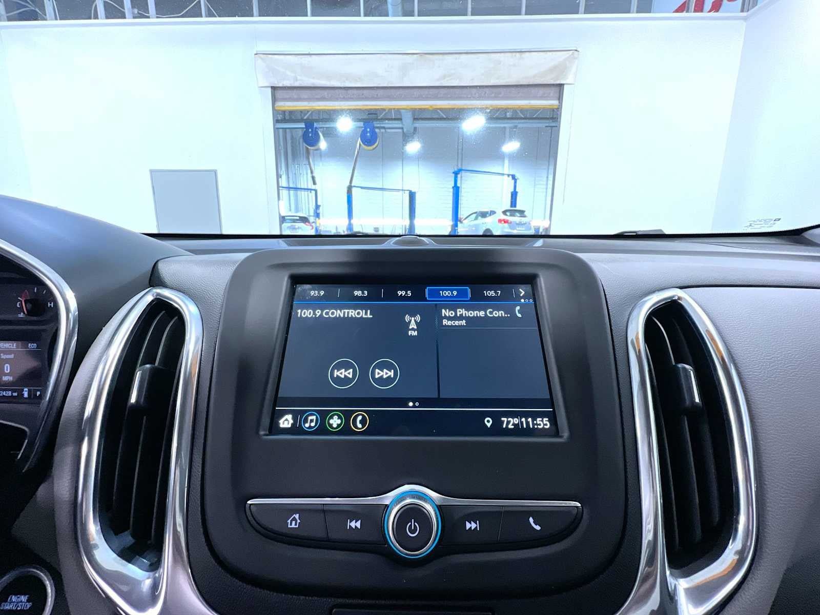 Used 2019 Chevrolet Equinox LS w/ LS Convenience Package AWD/4WD image 24