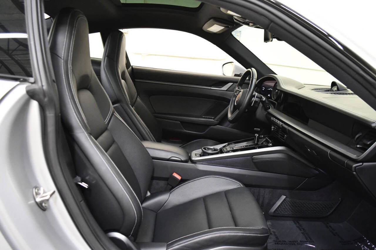 Used 2022 Porsche 911 Carrera w/ Premium Package RWD image 12
