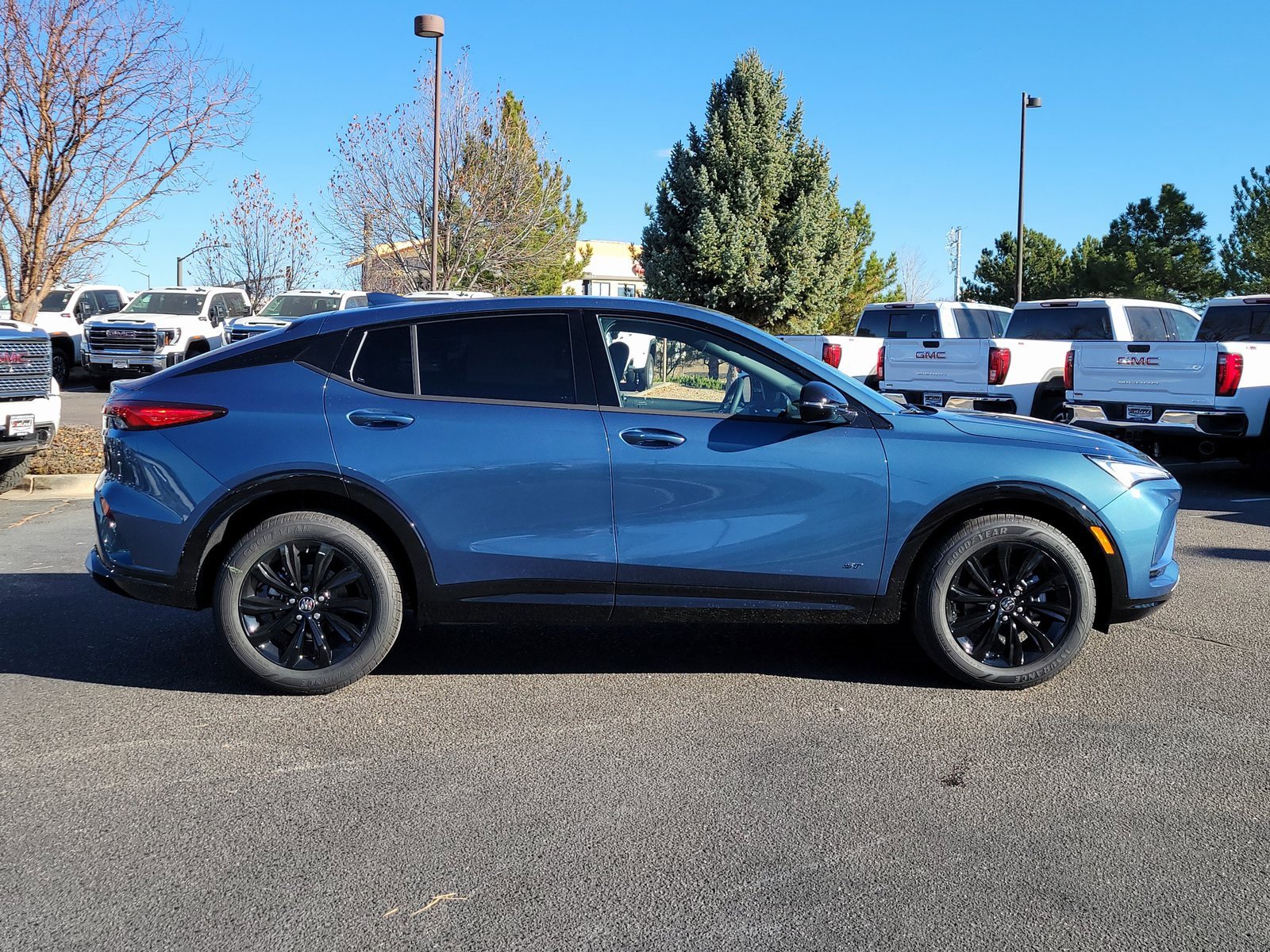 New 2026 Buick Envista Sport Touring image 2