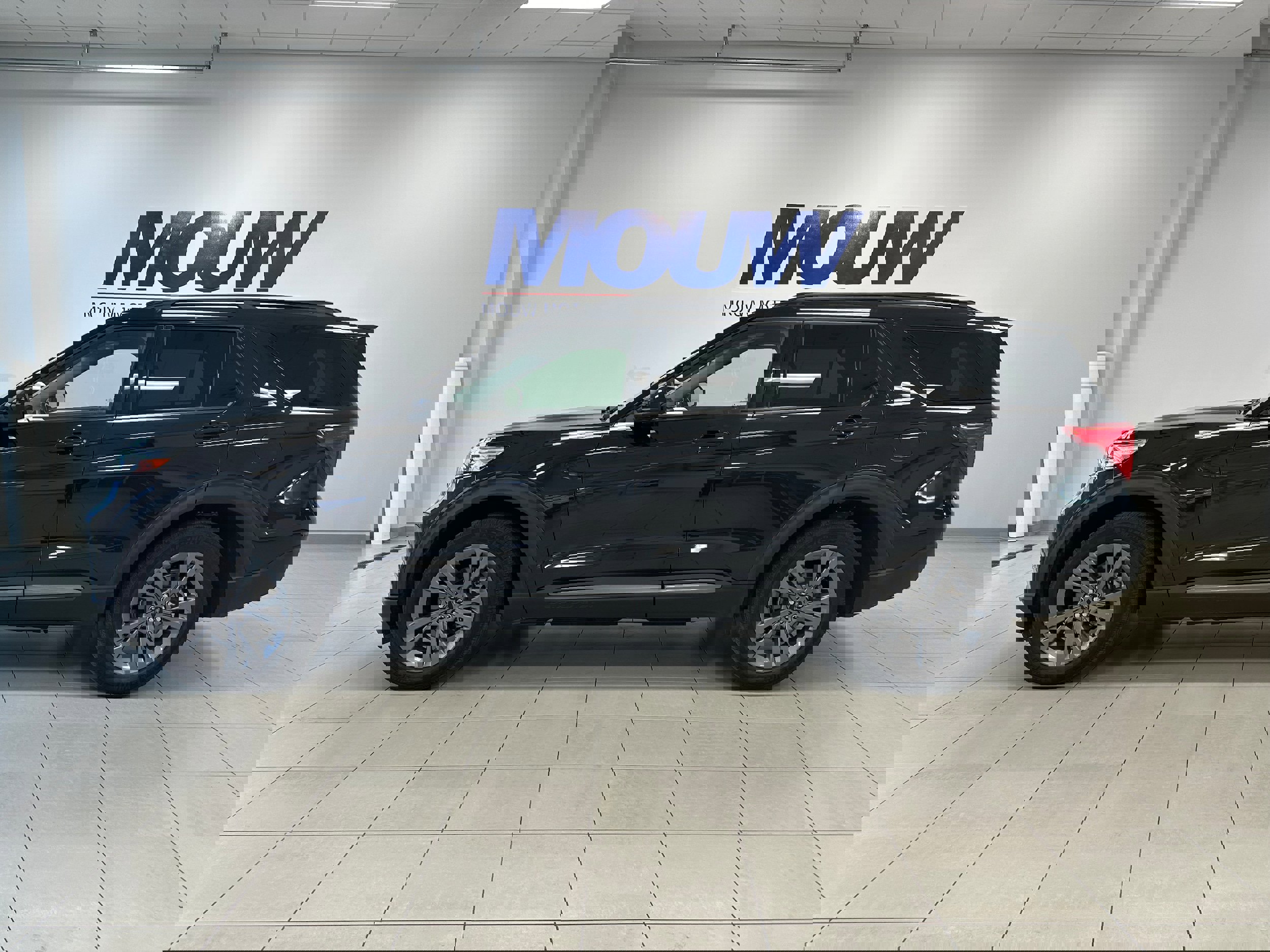 Used 2022 Ford Explorer XLT w/ Equipment Group 202A