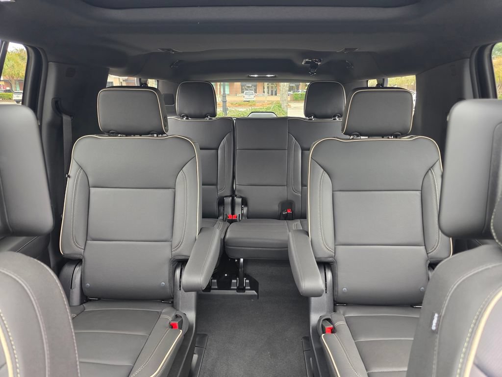 New 2025 Chevrolet Suburban Premier RWD image 21