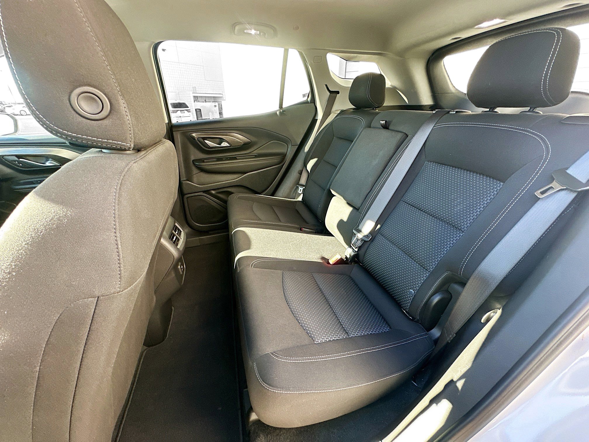 Used 2024 GMC Terrain SLE image 25