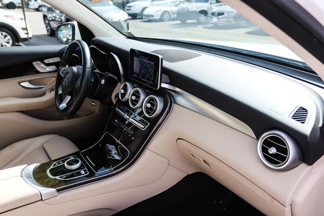 Used 2017 Mercedes-Benz GLC 300 4MATIC image 59