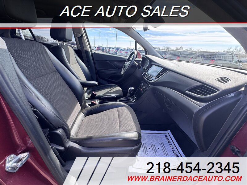 Used 2021 Buick Encore Preferred AWD/4WD image 12
