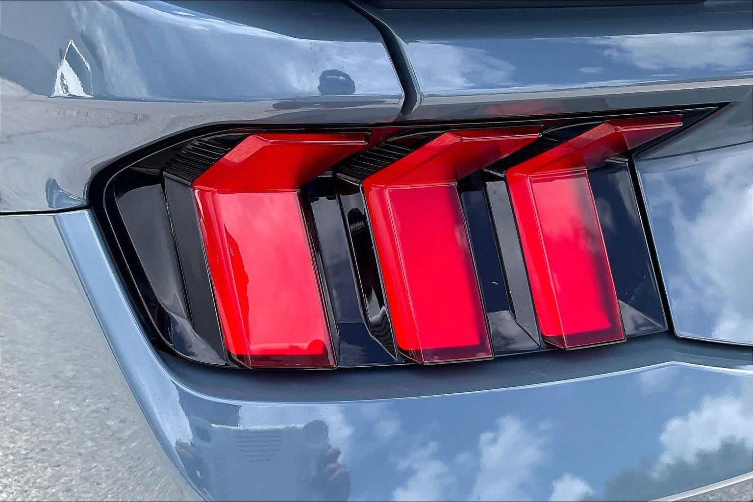 Used 2024 Ford Mustang GT RWD image 25