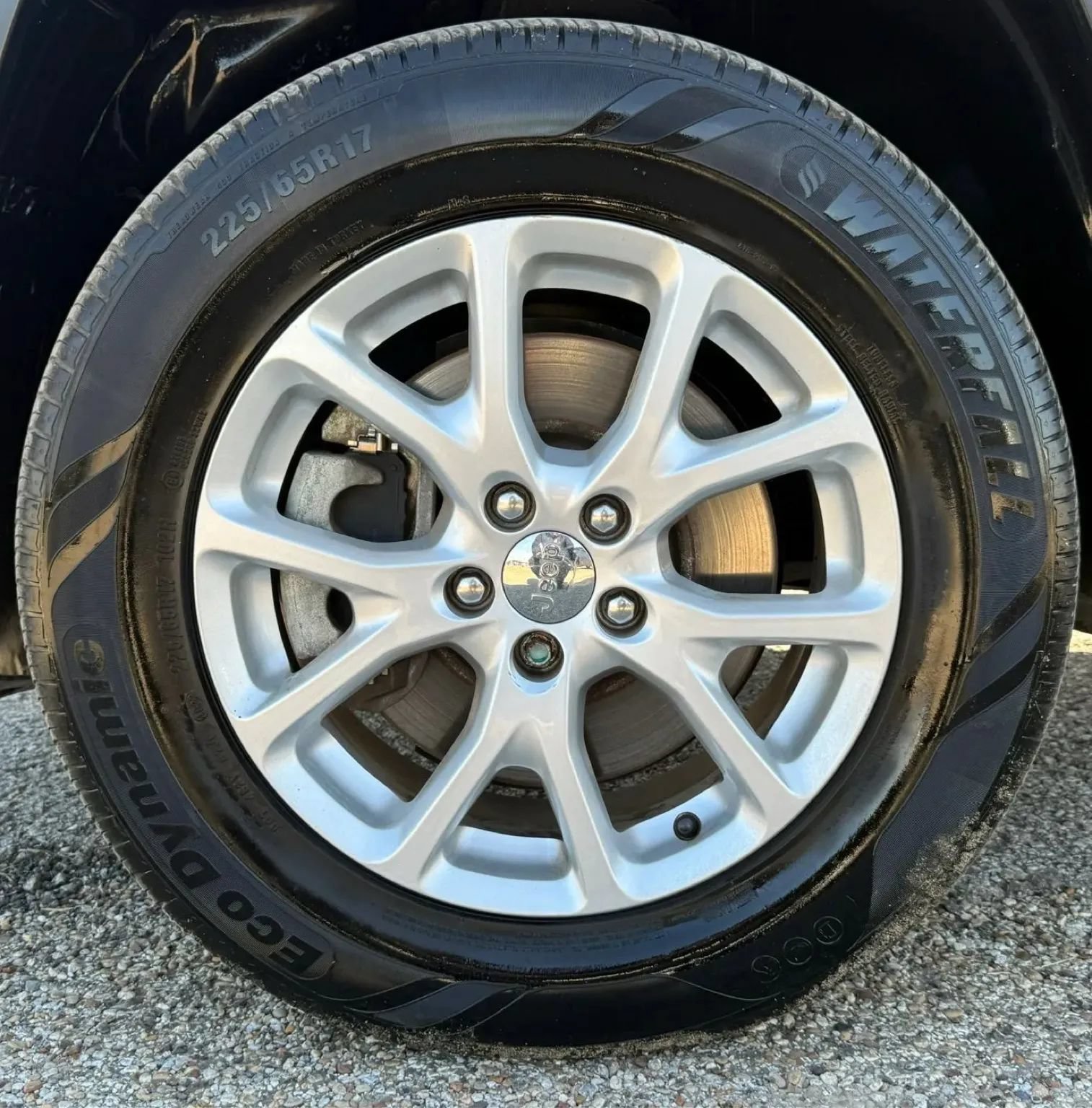 Used 2014 Jeep Cherokee Latitude w/ Comfort/Convenience Group AWD/4WD image 11