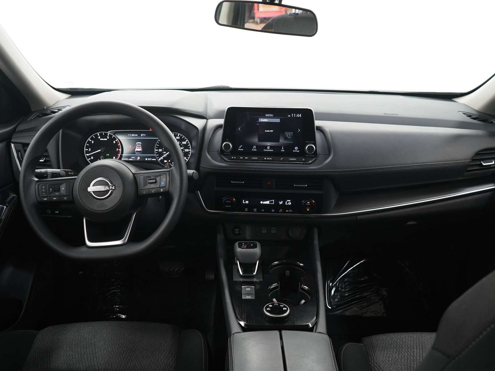 Used 2024 Nissan Rogue SV AWD/4WD image 16