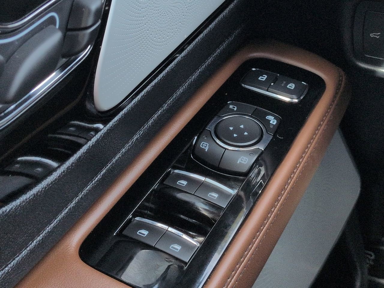 Used 2023 Lincoln Aviator Reserve w/ Equipment Group 201A AWD/4WD image 24
