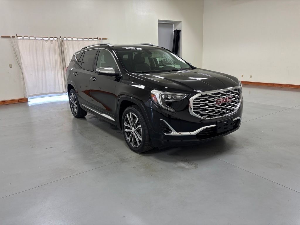 Used 2019 GMC Terrain Denali FWD image 2