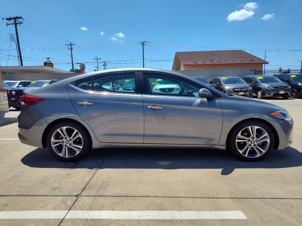 Used 2018 Hyundai Elantra Limited w/ Limited Ultimate Package 02 FWD image 3