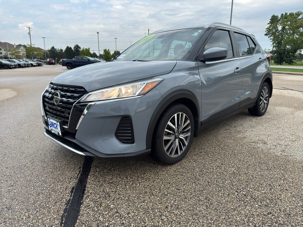 Used 2021 Nissan Kicks SV FWD image 1