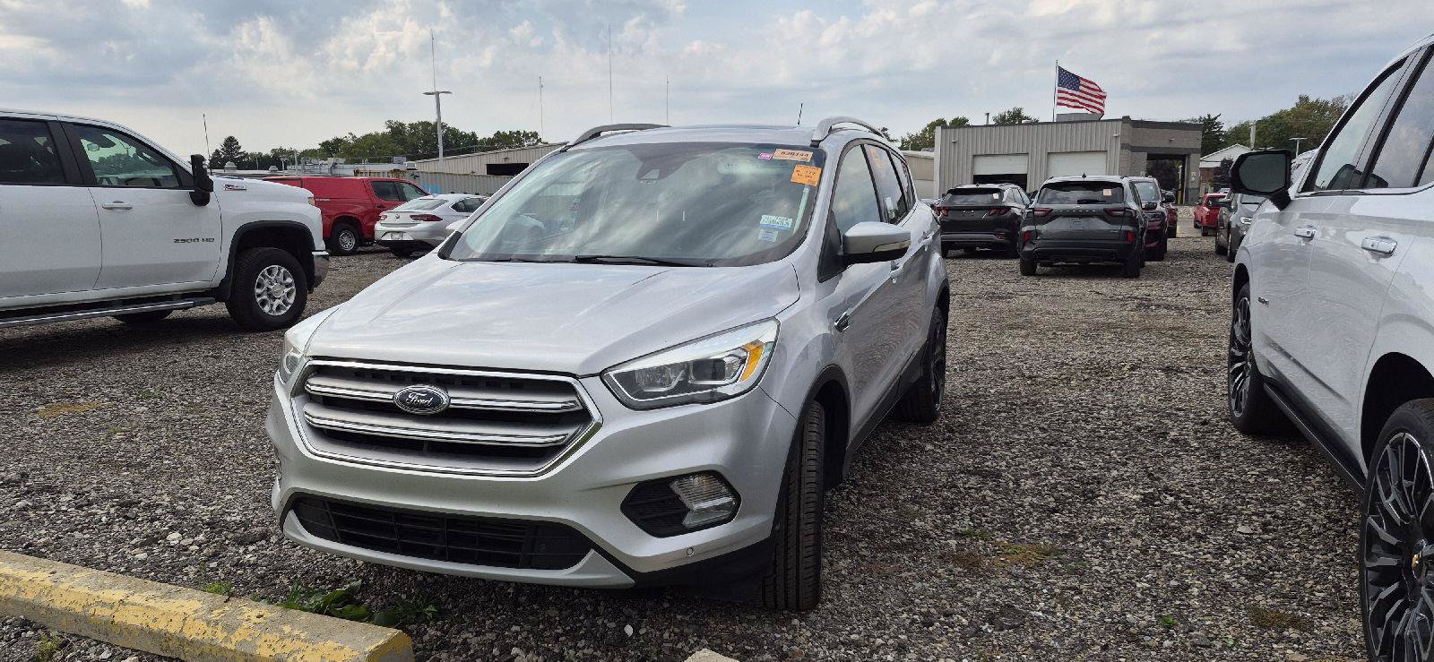 Used 2017 Ford Escape Titanium w/ Canadian Touring Package AWD/4WD image 1