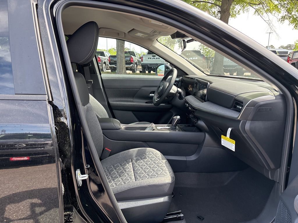 New 2026 Nissan Kicks SV w/ Charging Package FWD image 17