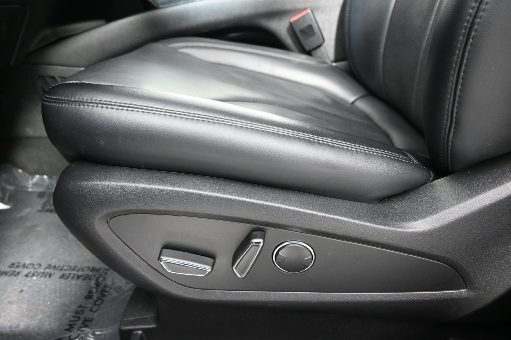 Used 2023 Lincoln Nautilus Reserve AWD/4WD image 21