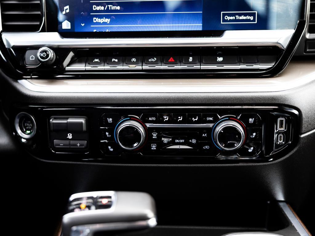 Used 2022 Chevrolet Silverado 1500 High Country w/ High Country Premium Package image 22