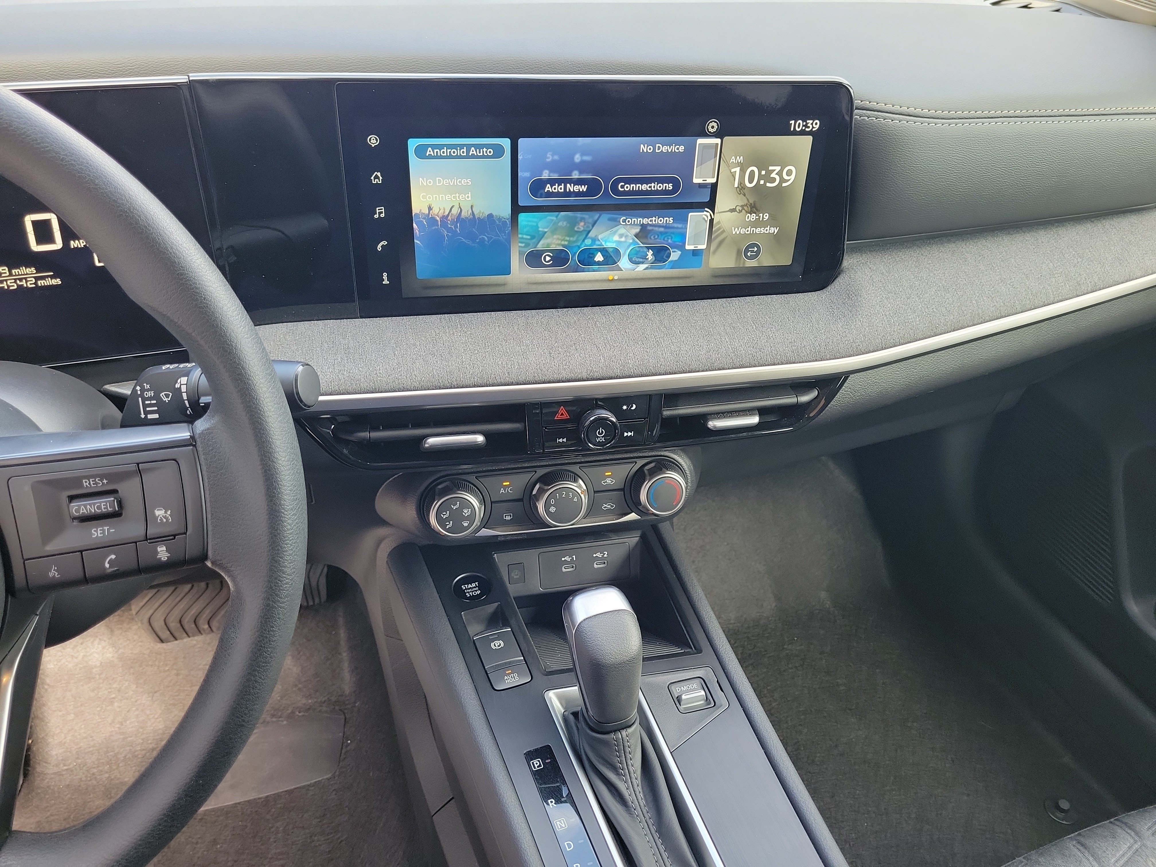 Certified 2025 Nissan Kicks SV FWD image 17