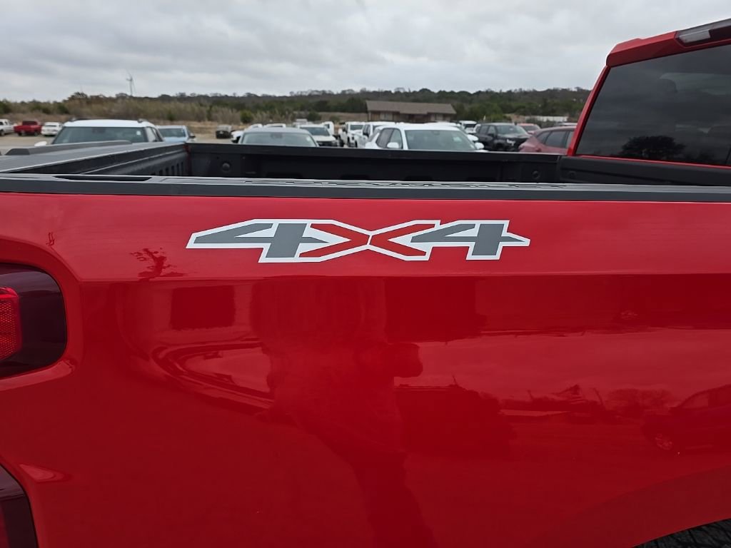 Used 2023 Chevrolet Silverado 1500 Custom image 9