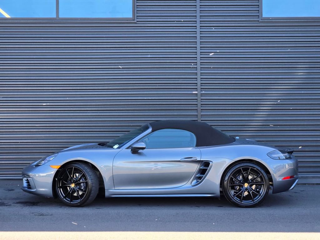Used 2025 Porsche 718 Boxster image 2