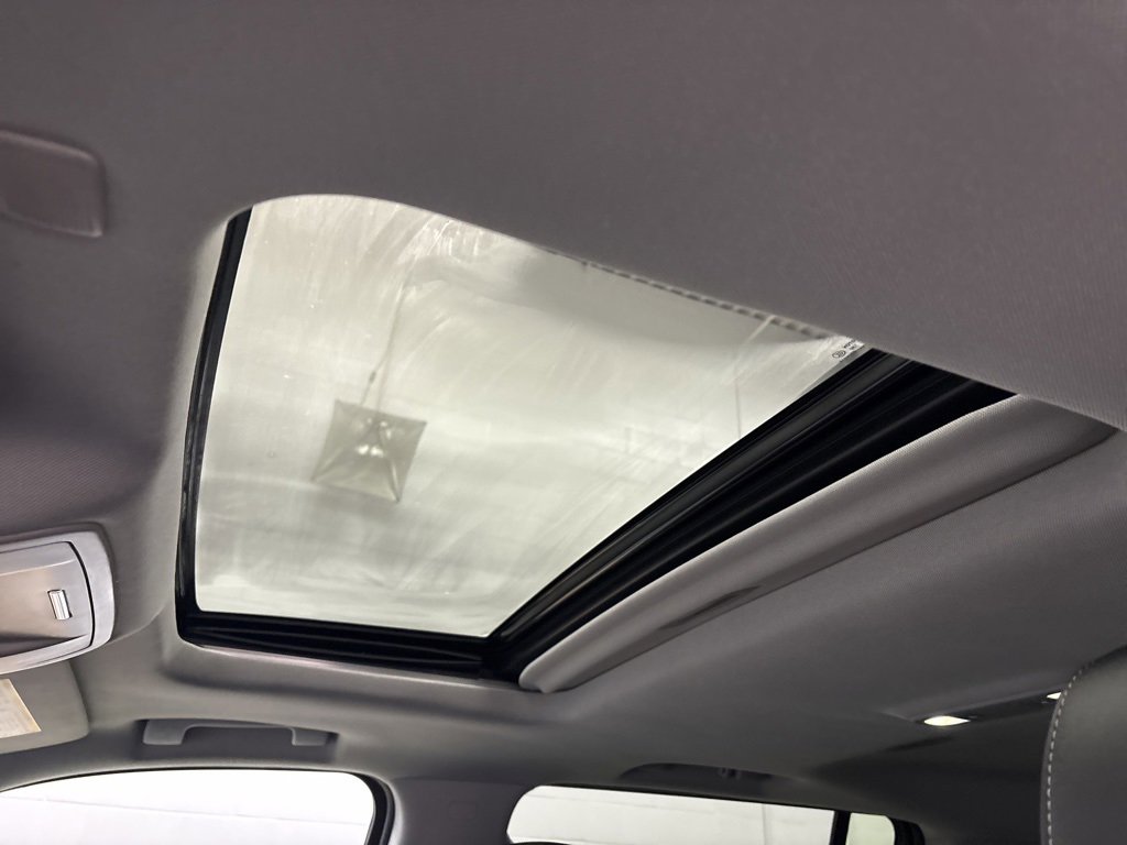 Used 2017 Chevrolet Suburban Premier image 20