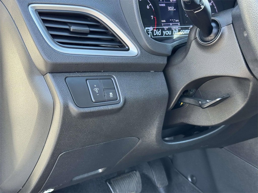 Used 2021 Hyundai Accent SE image 9