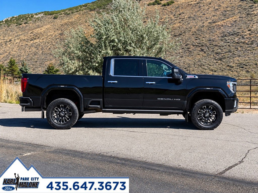 Used 2022 GMC Sierra 2500 Denali w/ Denali Black Diamond Edition AWD/4WD image 7