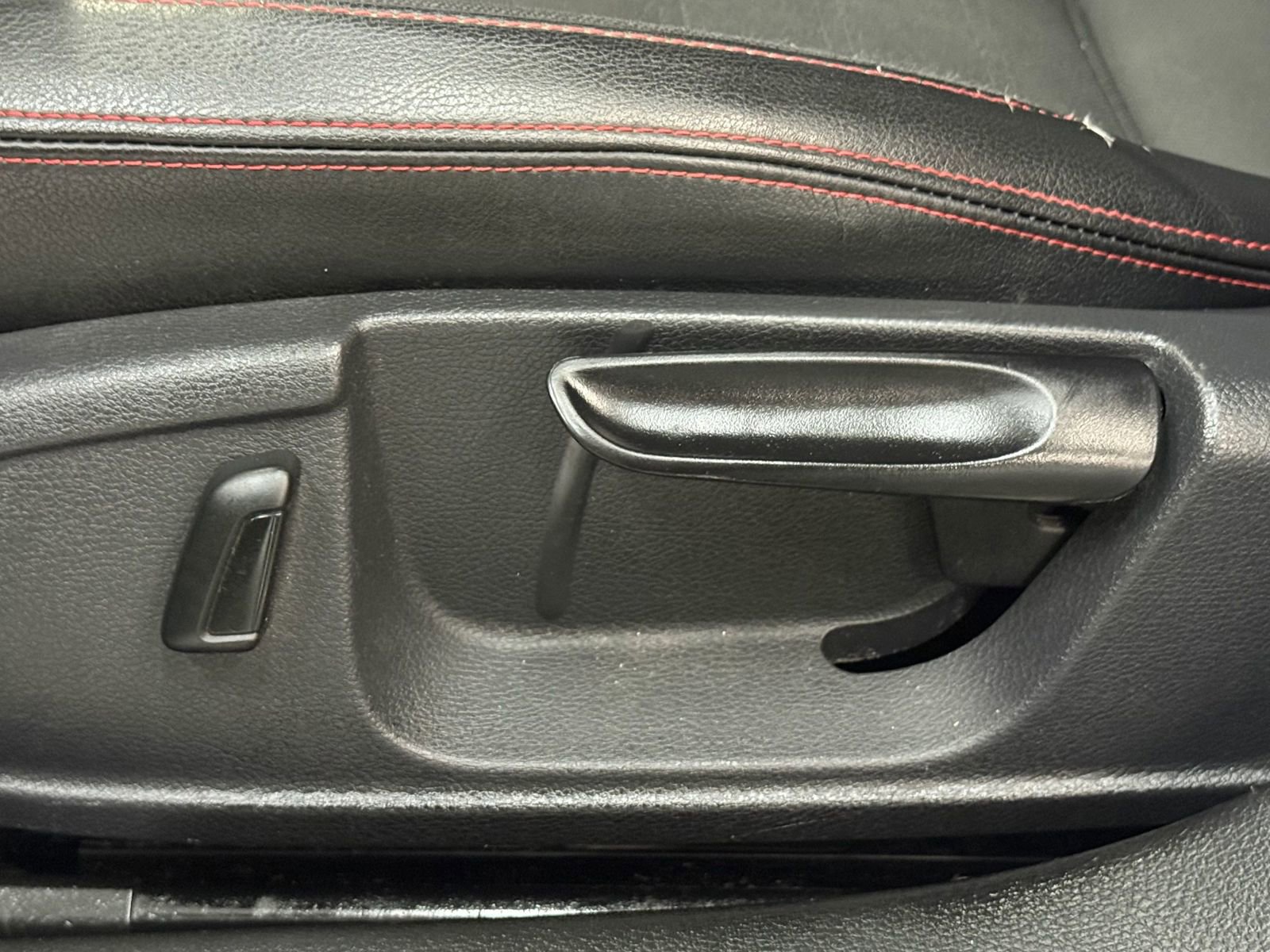 Used 2014 Volkswagen Jetta GLI image 25