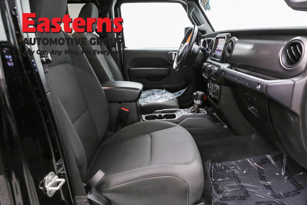 Used 2023 Jeep Wrangler Unlimited w/ Dual Top Group image 27