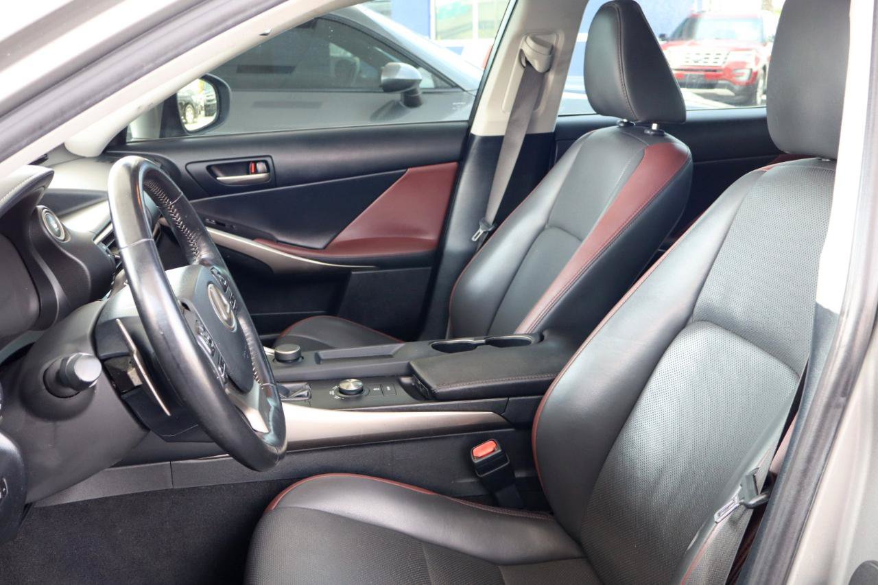 Used 2018 Lexus IS 300 w/ Premium Package RWD image 12