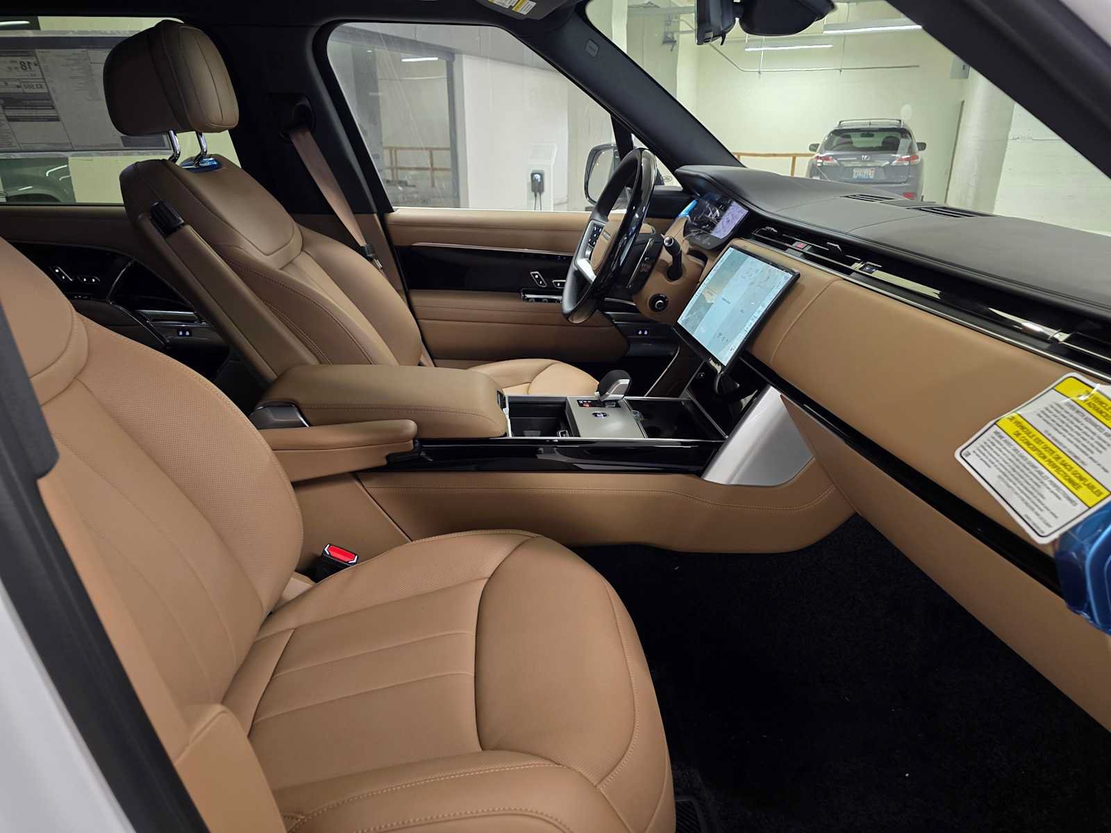 New 2025 Land Rover Range Rover Long Wheelbase SE AWD/4WD image 11