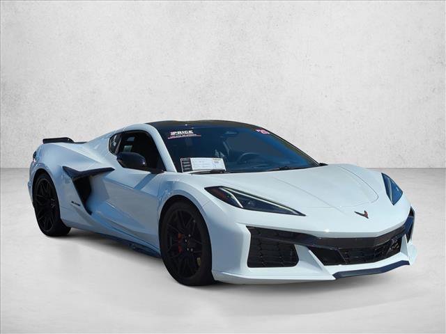Used 2025 Chevrolet Corvette Z06 image 3