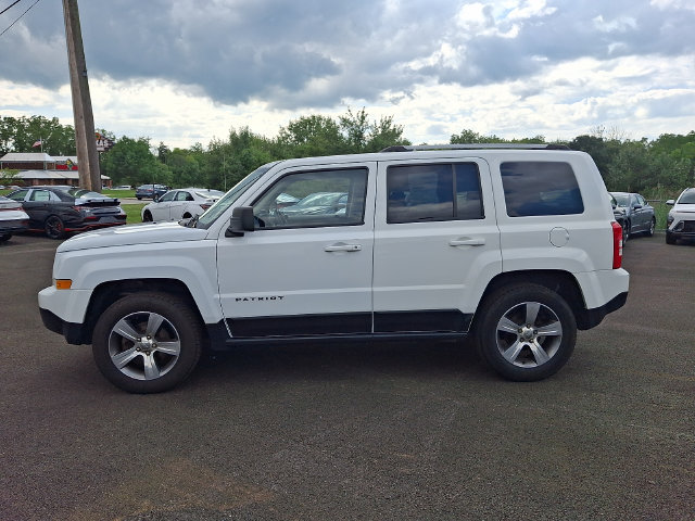 Used 2017 Jeep Patriot High Altitude AWD/4WD image 6