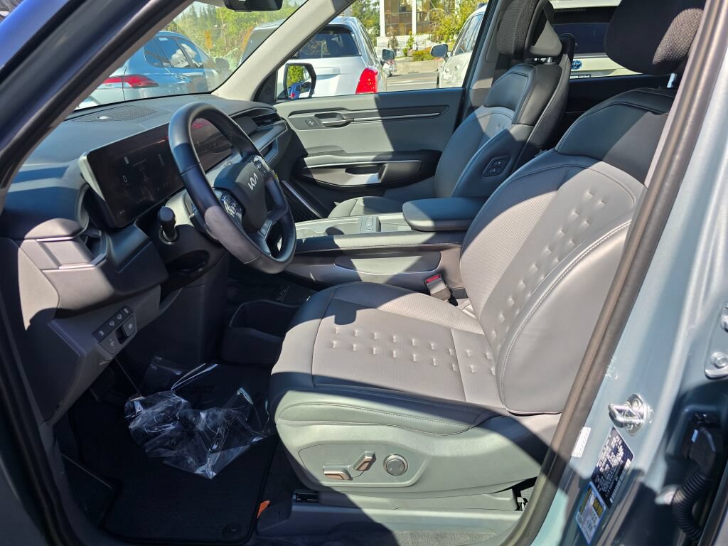 Certified 2024 Kia EV9 Wind AWD/4WD image 24
