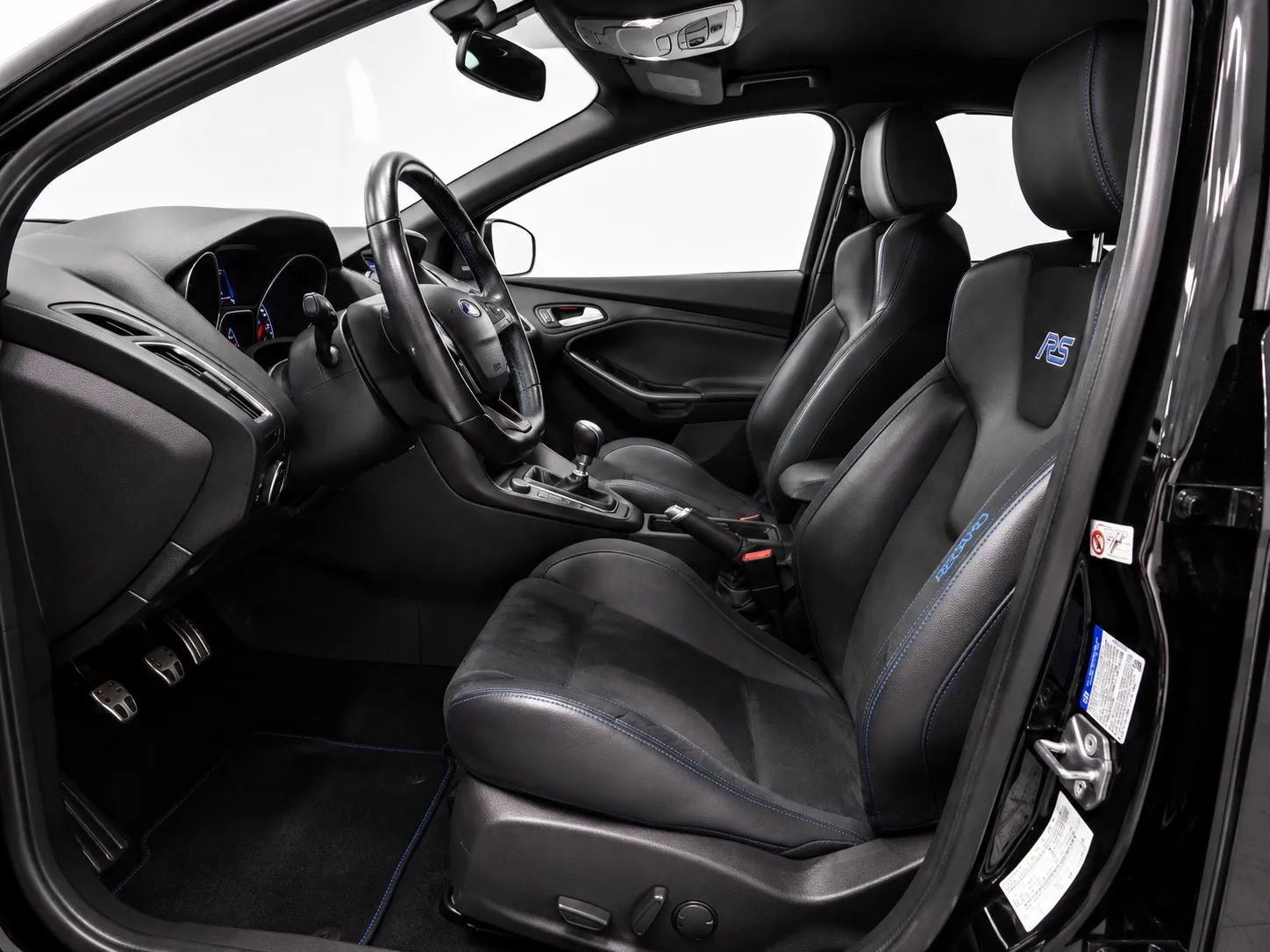 Used 2017 Ford Focus RS AWD/4WD image 8
