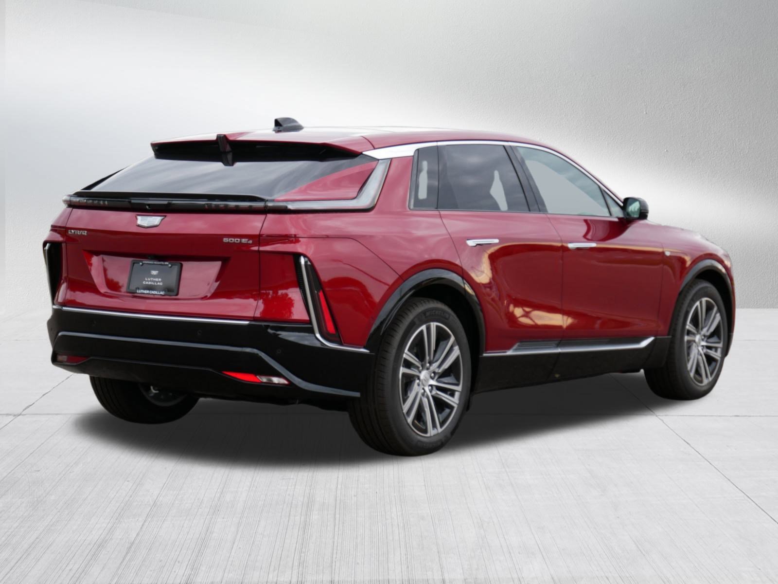 Used 2026 Cadillac Lyriq Premium Luxury w/ LPO, Floor Liner Package AWD/4WD image 6