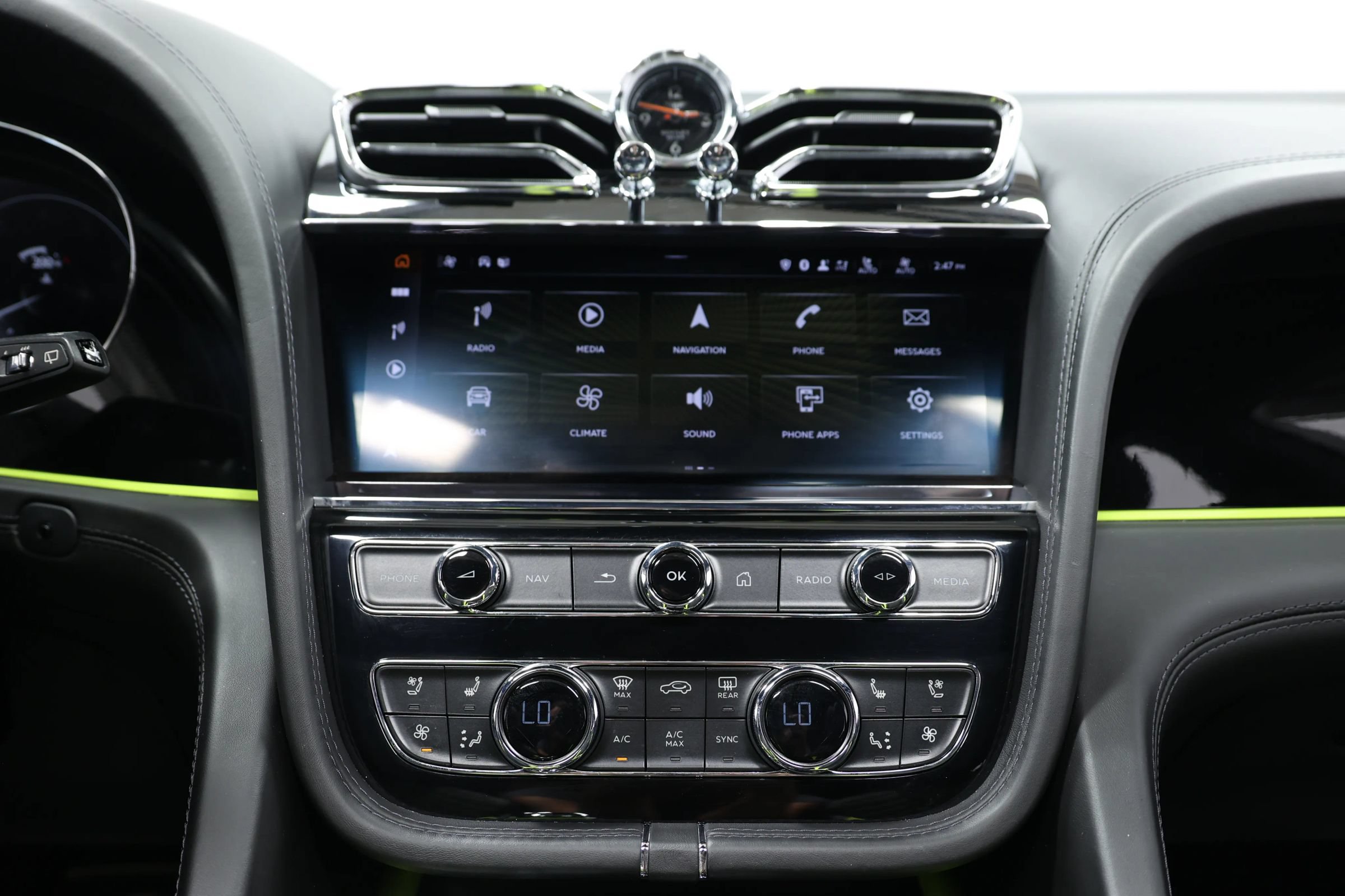 Used 2023 Bentley Bentayga AWD/4WD image 35