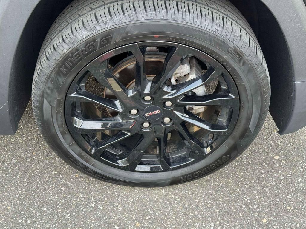 Used 2023 GMC Terrain SLE w/ Elevation Edition image 9