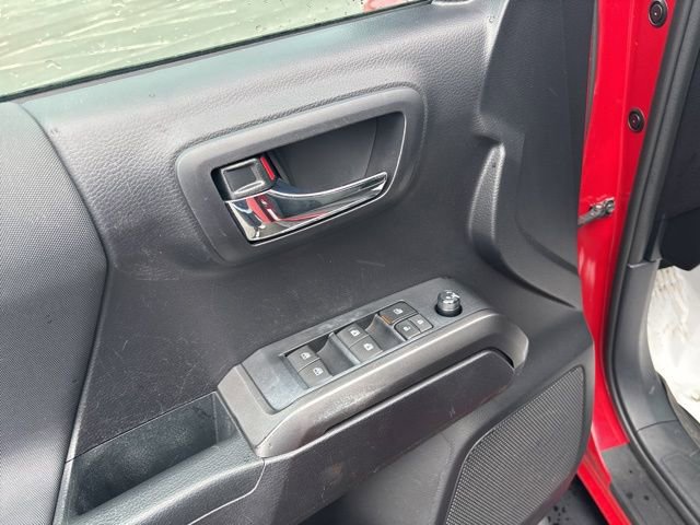 Used 2021 Toyota Tacoma TRD Sport AWD/4WD image 35