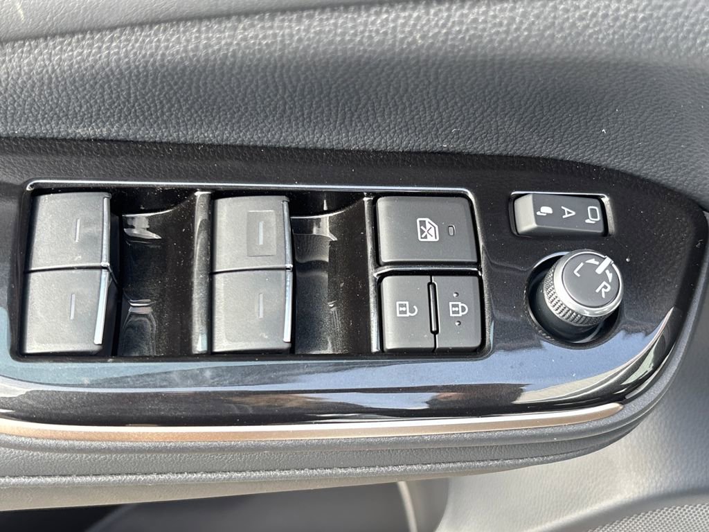 New 2026 Toyota Crown Signia Limited image 7