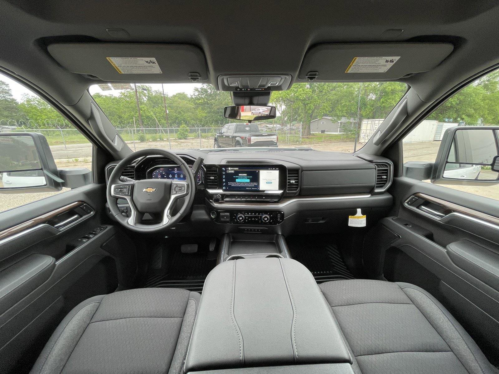 Used 2025 Chevrolet Silverado 2500 LT w/ Convenience Package AWD/4WD image 14