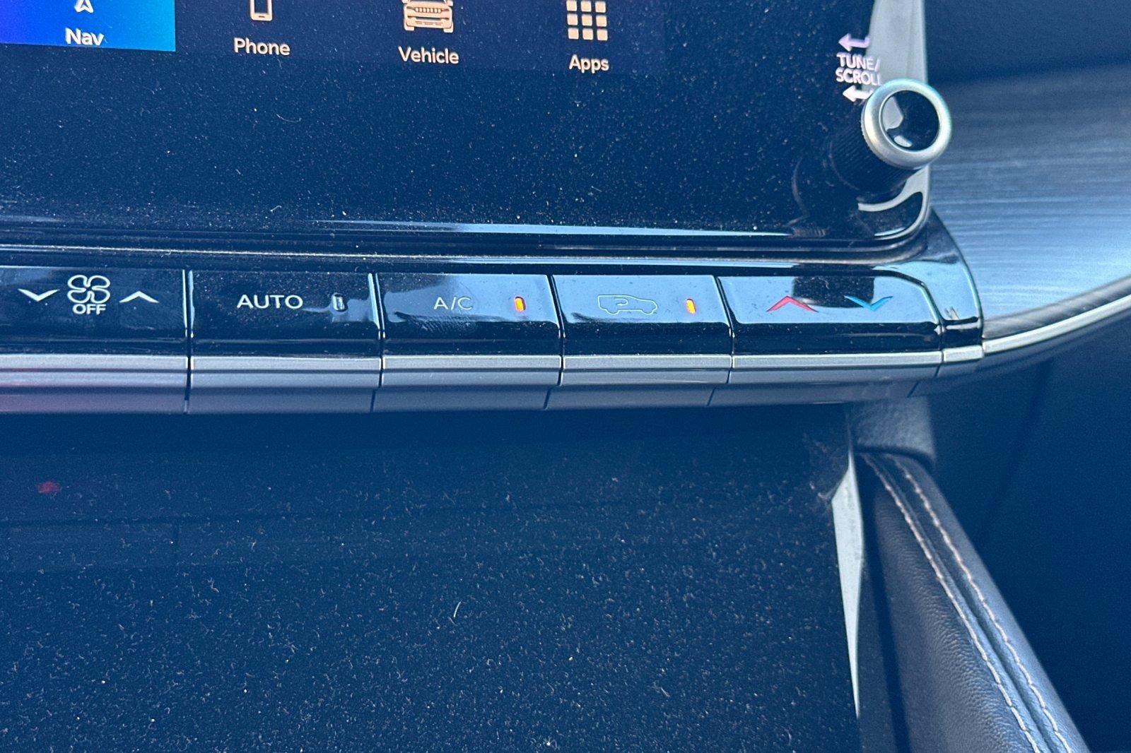 Used 2024 Jeep Wagoneer L Series II w/ Flexible Seating Group image 29