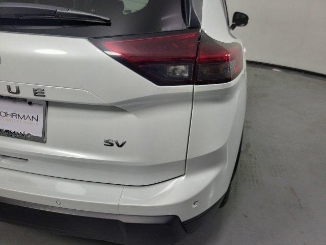 Used 2024 Nissan Rogue SV FWD image 29