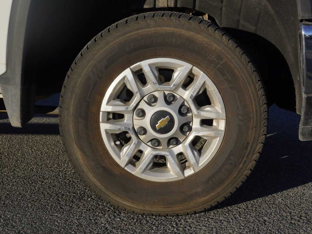 Used 2025 Chevrolet Silverado 2500 LT w/ Convenience Package image 10