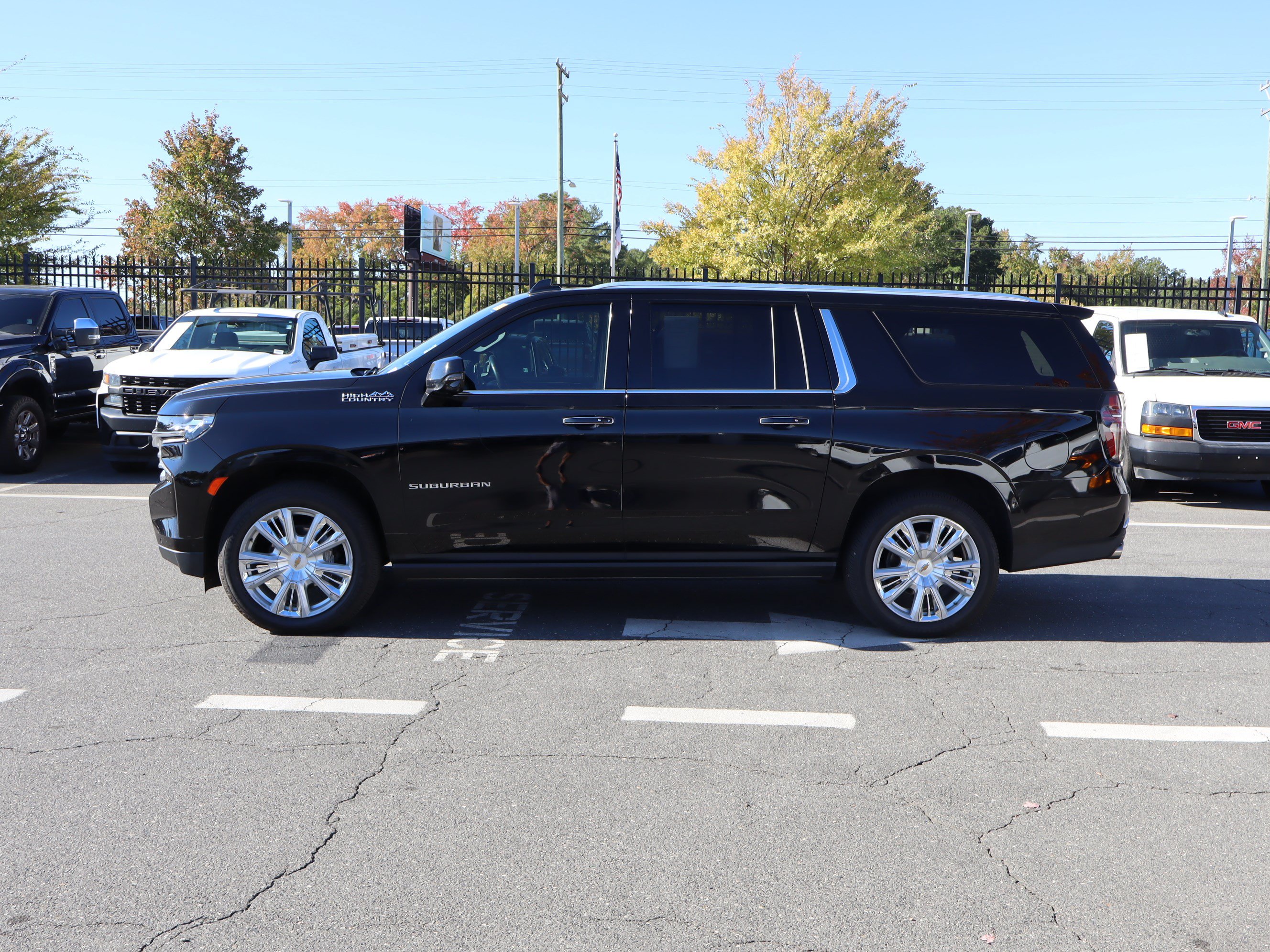 Used 2024 Chevrolet Suburban High Country w/ Advanced Technology Package AWD/4WD image 7