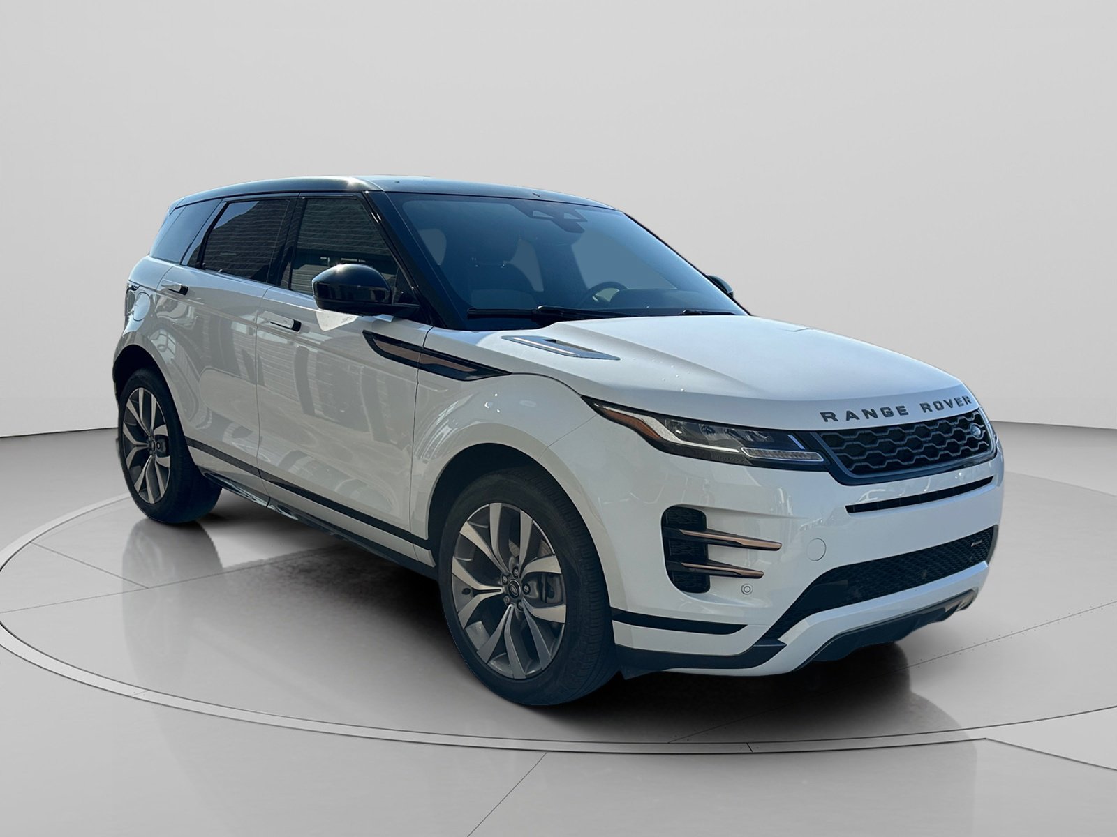 Used 2023 Land Rover Range Rover Evoque R-Dynamic S image 3