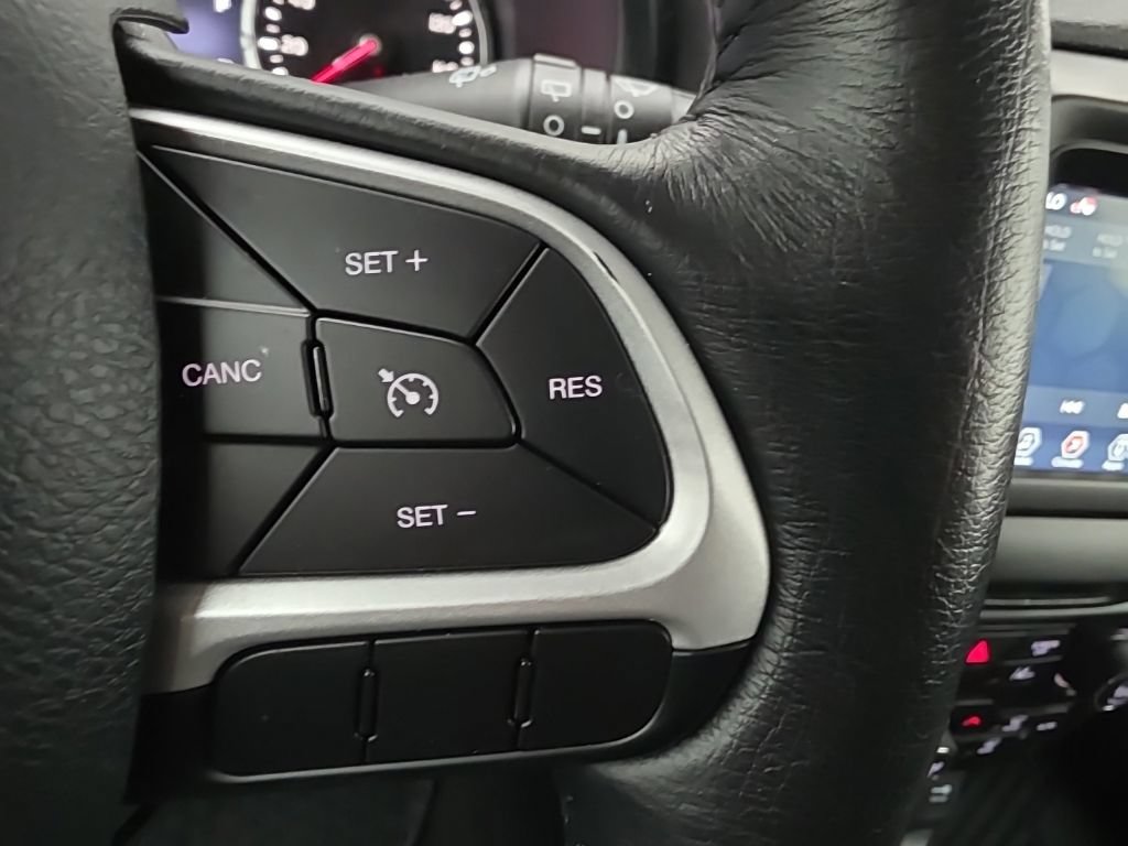 Used 2021 Jeep Renegade Latitude w/ Convenience Group AWD/4WD image 26